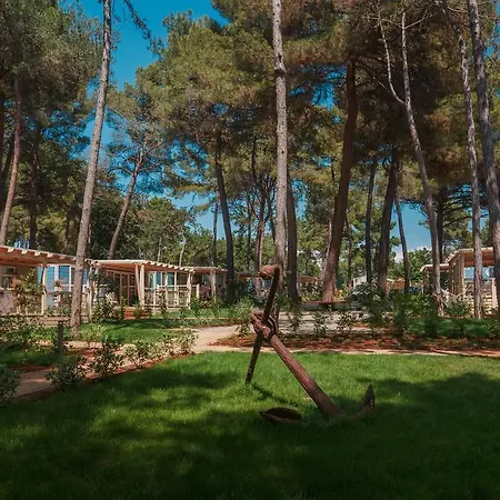 Üdülőpark Marine Premium Village Mobile Homes In Camping Lanterna 4*