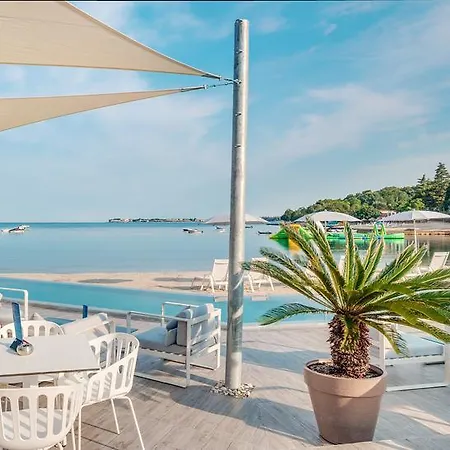 Marine Premium Village Mobile Homes In Camping Lanterna