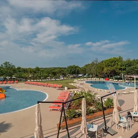 Marine Premium Village Mobile Homes In Camping Lanterna